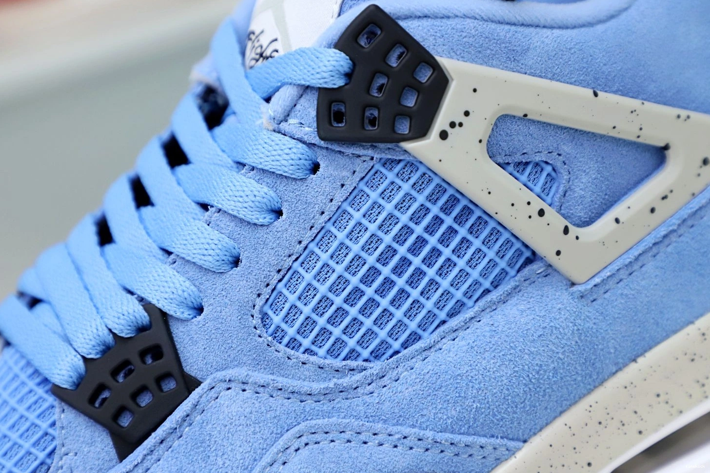 4 BLUE UNIVERSITY AIR JORDAN 0712
